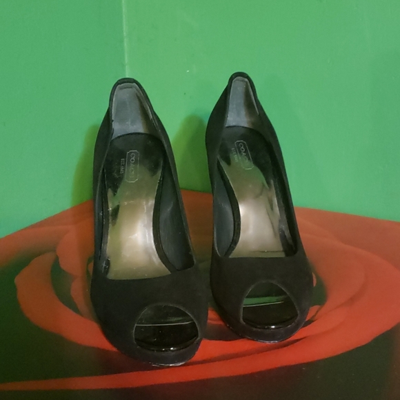 Coach Heels - Picture 2 of 7